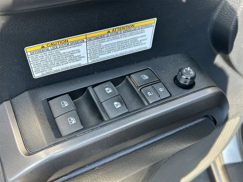 Used 2019 Toyota Tacoma TRD Off-Road image 31