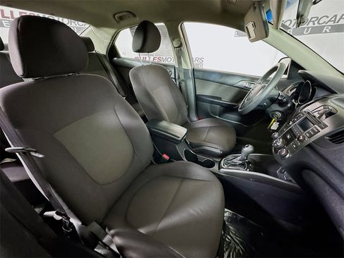 Used 2013 Kia Forte EX image 23