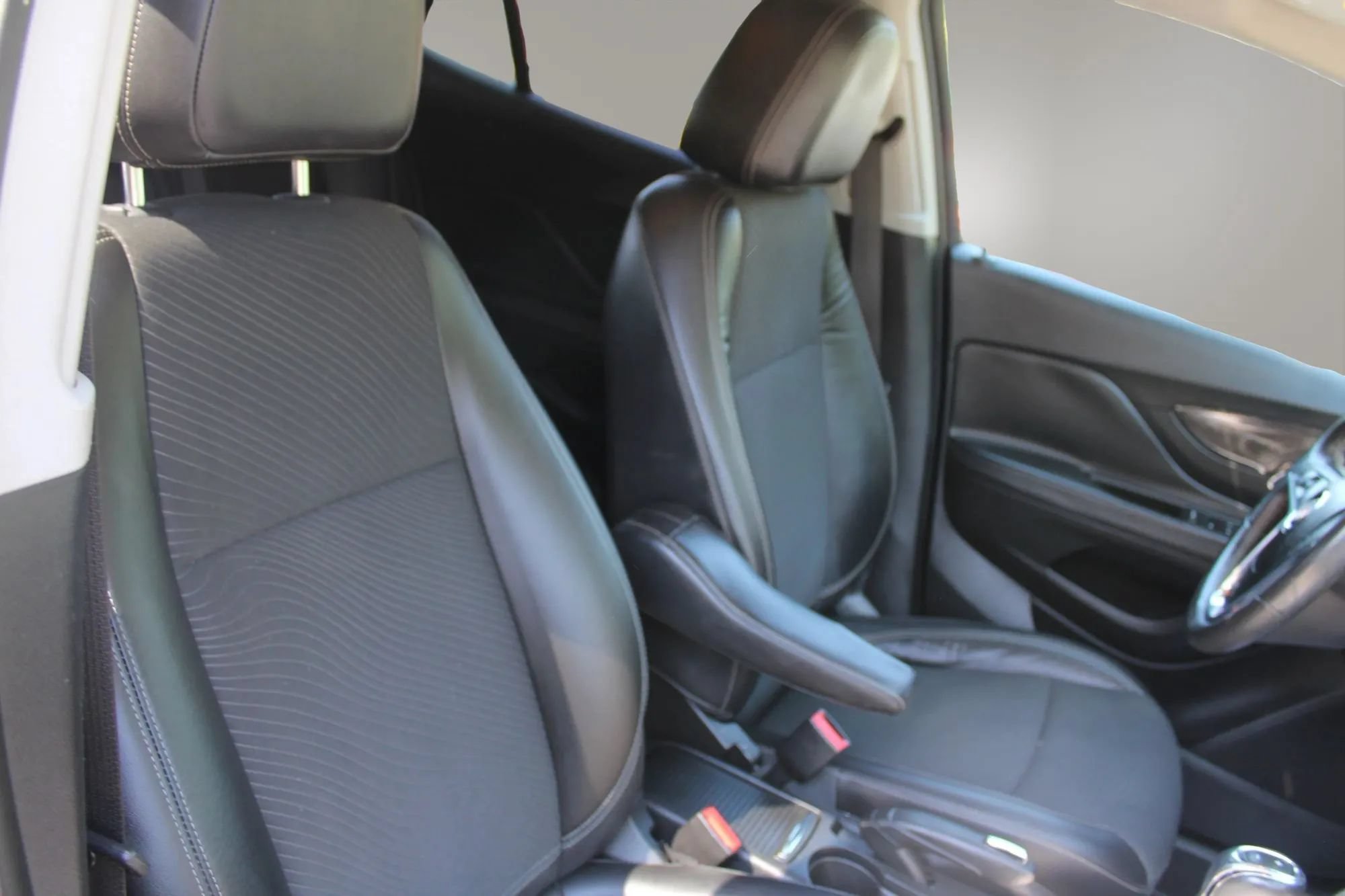 Used 2013 Buick Encore Convenience AWD/4WD image 22