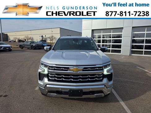 Used 2022 Chevrolet Silverado 1500 LTZ AWD/4WD image 3