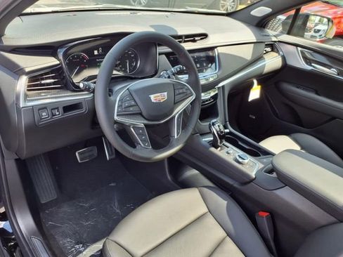 New 2025 Cadillac XT5 Sportv image 3