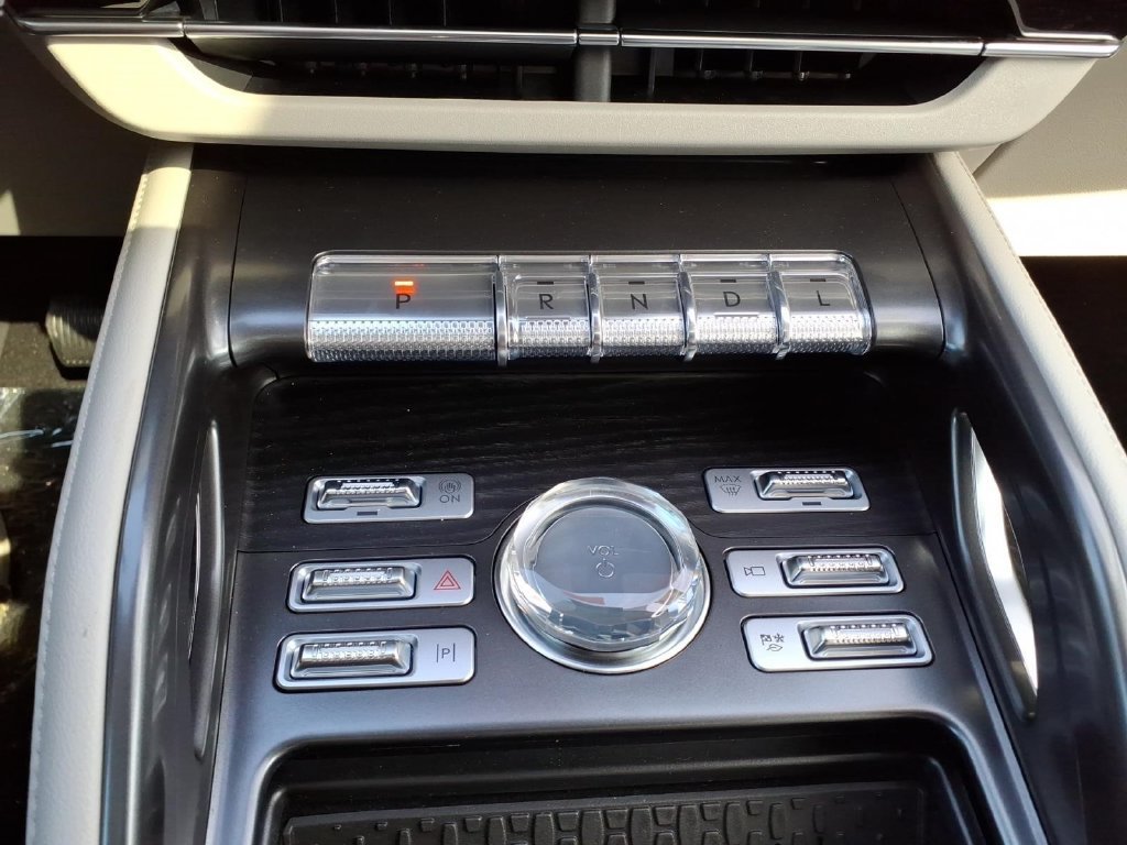 New 2026 Lincoln Nautilus Reserve w/ Jet Appearance Package AWD/4WD image 20