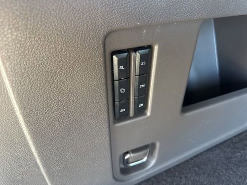 Used 2021 Ford Expedition XLT image 15