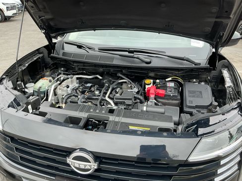 Used 2025 Nissan Kicks SV w/ Illumination Package FWD image 23