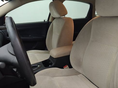 Used 2015 Chevrolet Impala LT w/ LT Sunroof Package image 17