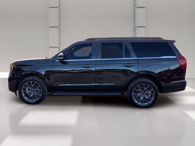 Used 2027 Ford Expedition Platinum RWD image 2
