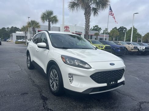 Used 2022 Ford Escape SEL w/ Technology Package FWD image 2