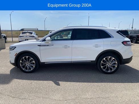 Used 2022 Lincoln Nautilus Reserve AWD/4WD image 3