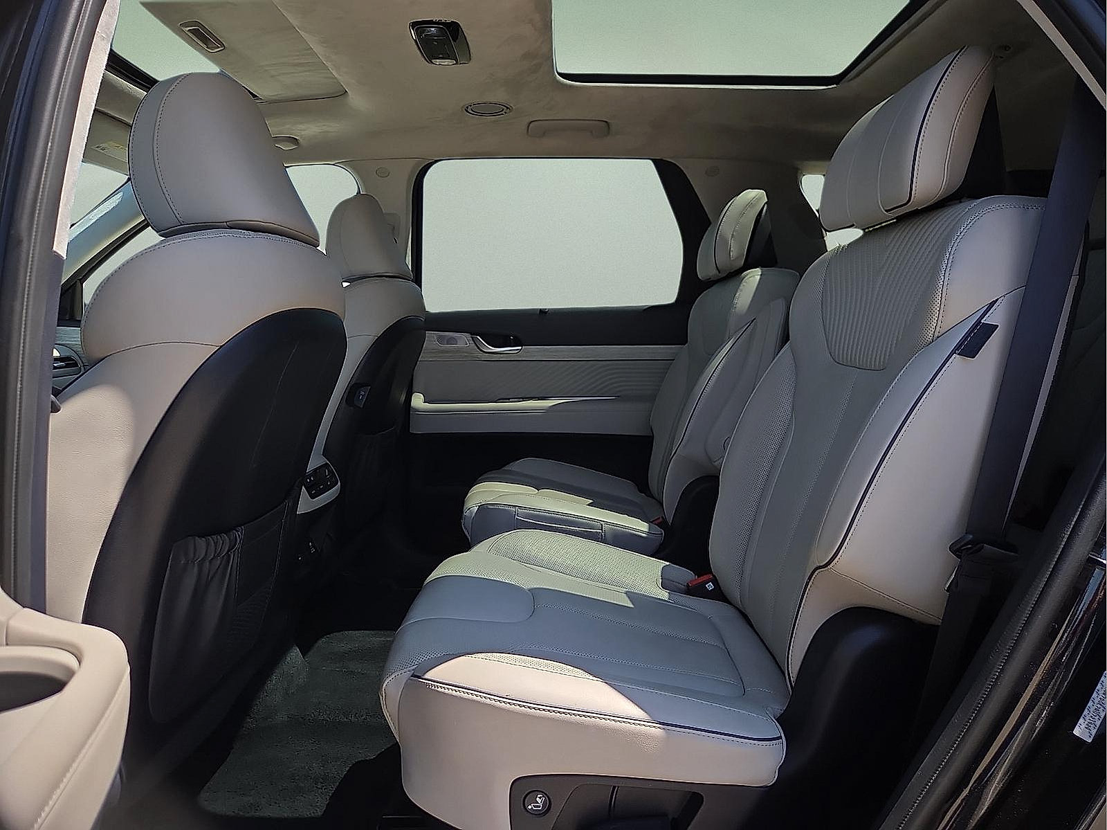 Used 2024 Hyundai Palisade Calligraphy AWD/4WD image 11