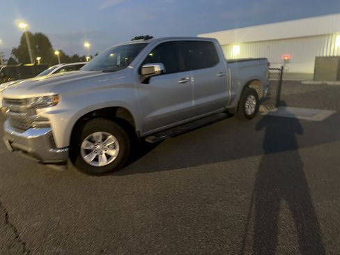 Used 2019 Chevrolet Silverado 1500 LT w/ All-Star Edition AWD/4WD image 3