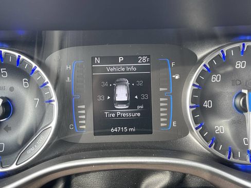 Used 2019 Chrysler Pacifica Touring-L image 24