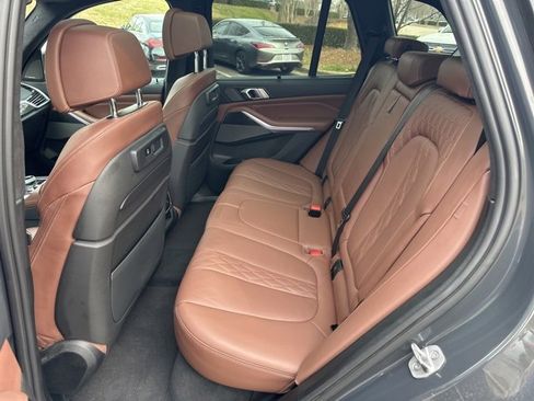 Used 2022 BMW X5 M50i w/ Executive Package image 9