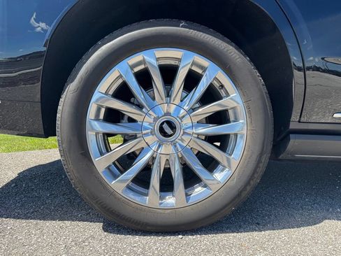 Certified 2024 Cadillac Escalade Premium Luxury w/ Performance Package AWD/4WD image 17