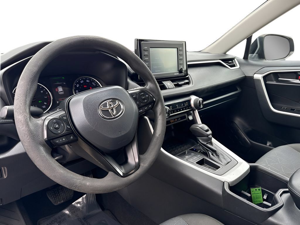 Used 2022 Toyota RAV4 XLE FWD image 11