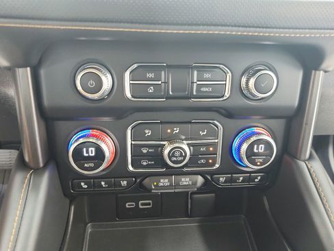Used 2023 GMC Yukon XL AT4 w/ AT4 Premium Package AWD/4WD image 30