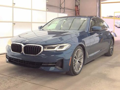 Used 2021 BMW 530i xDrive w/ Convenience Package AWD/4WD image 3