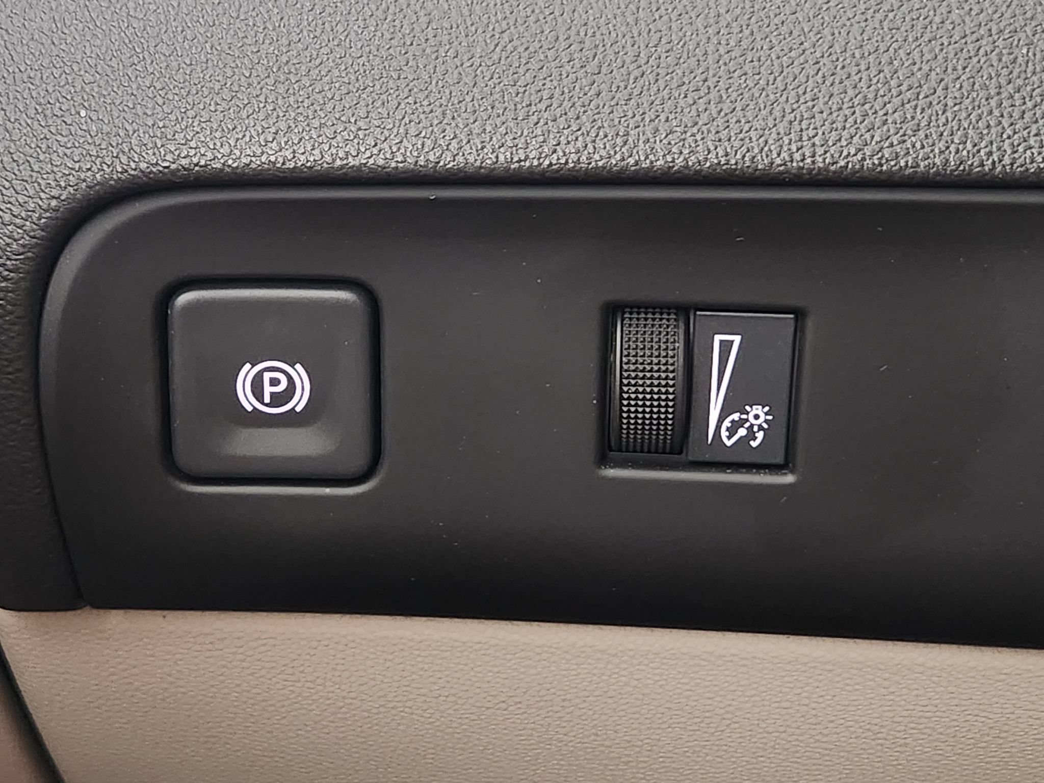 Used 2023 Buick Enclave Essence w/ Trailering Package, 5000 lbs. FWD image 20
