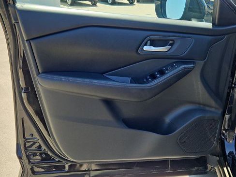 Used 2026 Nissan Rogue SV FWD image 21