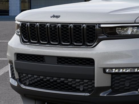 New 2025 Jeep Grand Cherokee L Limited w/ Luxury Tech Group II image 37