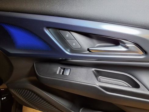 Used 2024 Chevrolet Equinox EV LT image 24