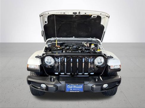 Used 2021 Jeep Gladiator Willys AWD/4WD image 21