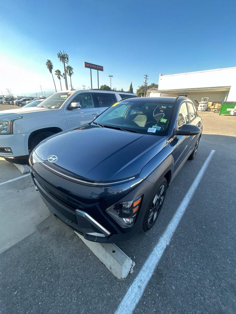 Used 2025 Hyundai Kona SEL FWD image 2
