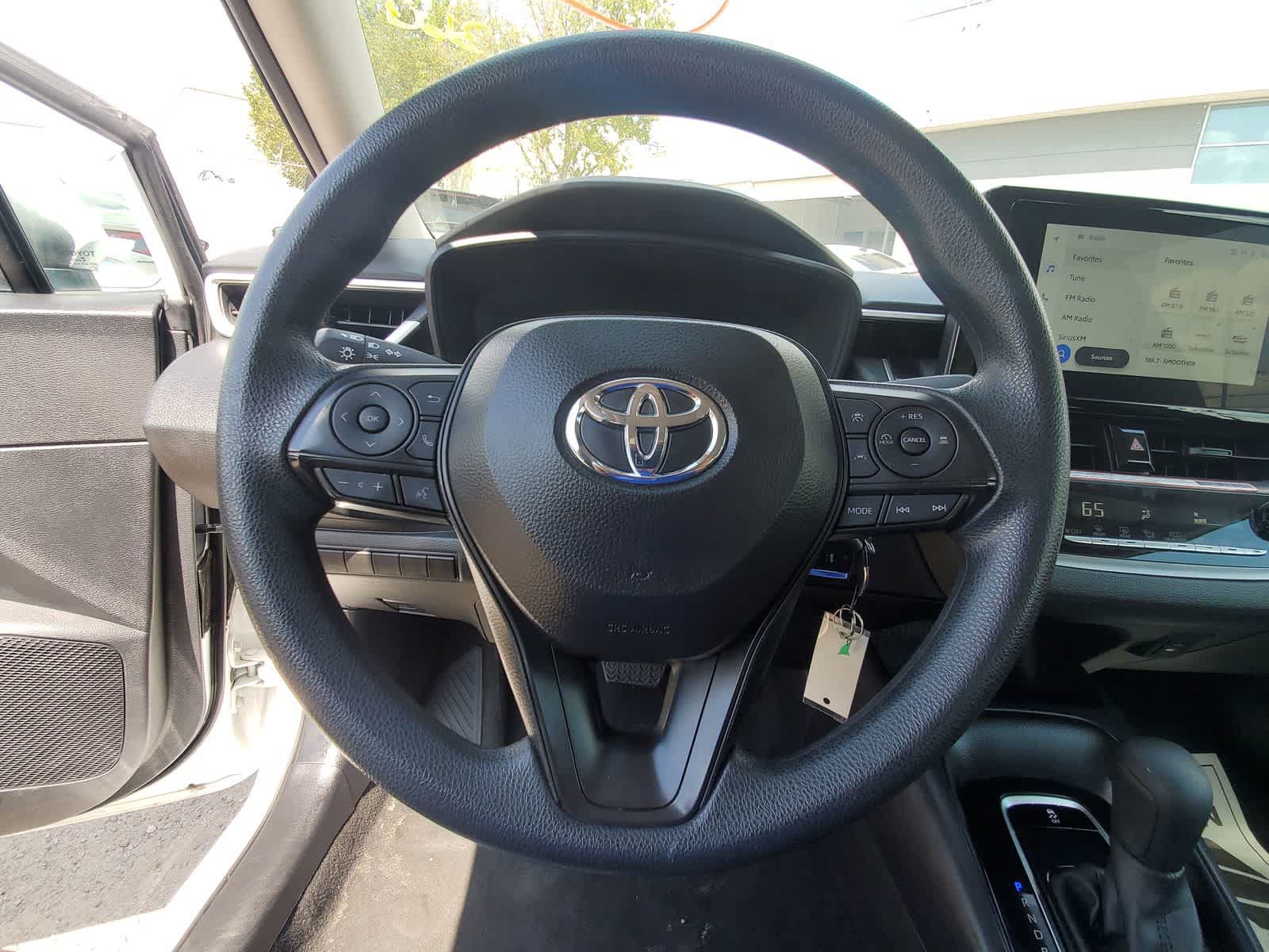 Used 2025 Toyota Corolla LE FWD image 14