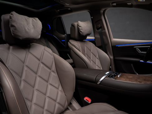 Used 2024 Mercedes-Benz Maybach EQS 680 4MATIC image 64