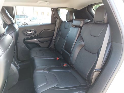 Used 2019 Jeep Cherokee Limited FWD image 14