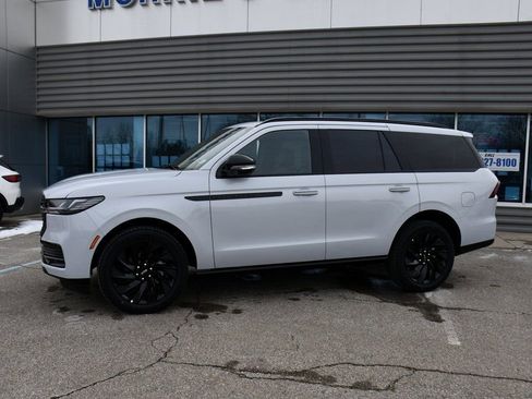 New 2026 Lincoln Navigator Reserve w/ Jet Appearance Package image 2