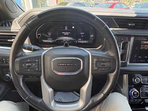 Used 2023 GMC Yukon Denali w/ Advanced Technology Package AWD/4WD image 25