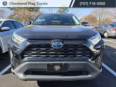 Used 2022 Toyota RAV4 XLE image 2