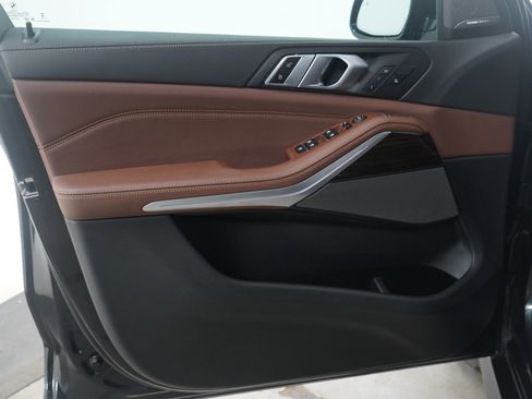 Used 2024 BMW X5 xDrive40i w/ M Sport Package image 24