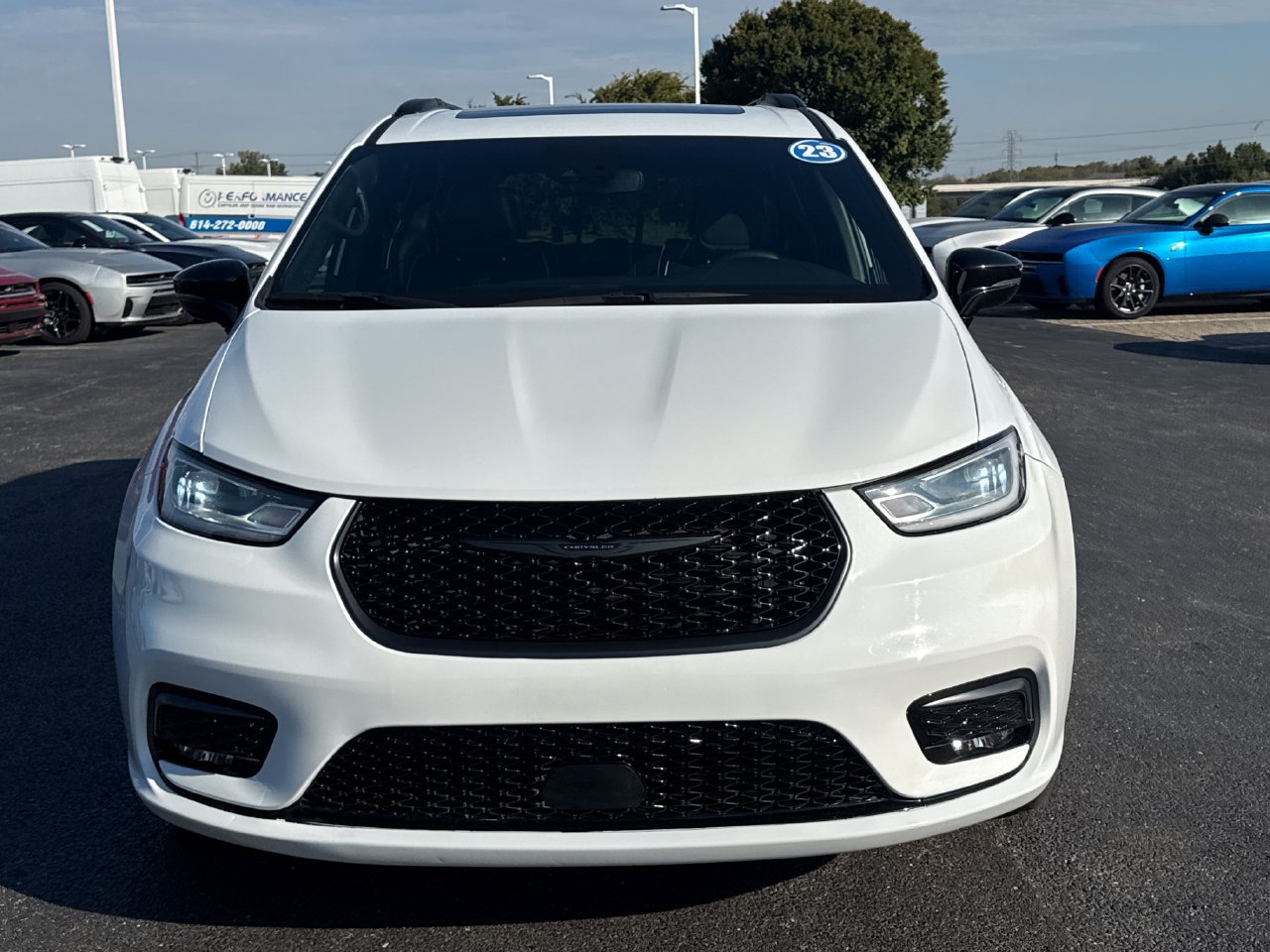 Used 2023 Chrysler Pacifica Limited w/ S Appearance Package AWD/4WD image 7
