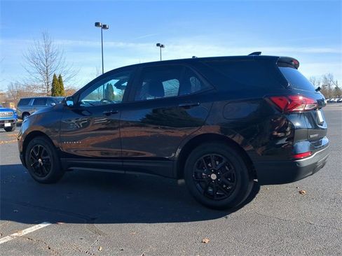 Used 2023 Chevrolet Equinox LS w/ LS Convenience Package image 6