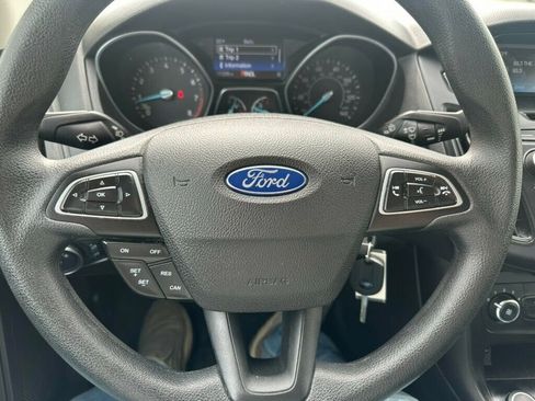 Used 2015 Ford Focus SE image 12