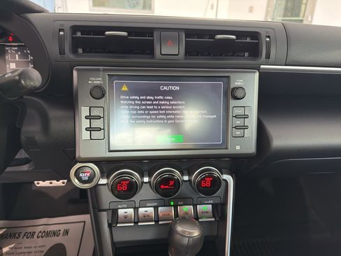 Used 2024 Toyota GR86 Premium image 17