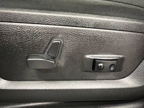 Used 2025 RAM 2500 Big Horn AWD/4WD image 23