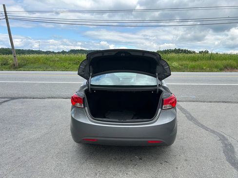 Used 2013 Hyundai Elantra Limited FWD image 11
