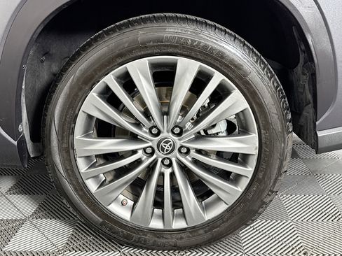 Used 2020 Toyota Highlander Platinum image 36