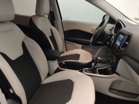 Used 2018 Jeep Compass Latitude w/ Popular Equipment Group FWD image 21