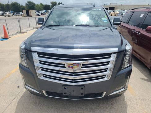 Used 2019 Cadillac Escalade ESV Platinum AWD/4WD image 2