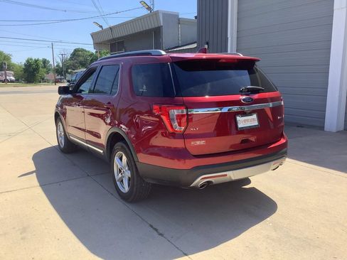 Used 2016 Ford Explorer XLT w/ Equipment Group 201A AWD/4WD image 6