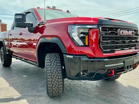 Used 2025 GMC Sierra 2500 AT4X AWD/4WD image 2