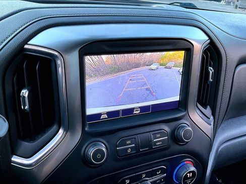 Used 2022 Chevrolet Silverado 1500 LT Trail Boss w/ Convenience Package II image 11