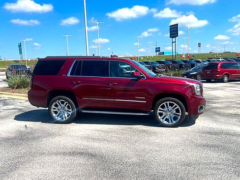 Used 2017 GMC Yukon SLT w/ Premium Edition RWD image 5