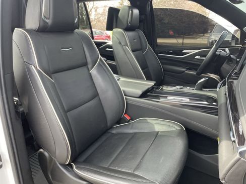 Used 2022 Cadillac Escalade Sport w/ Touring Package AWD/4WD image 14