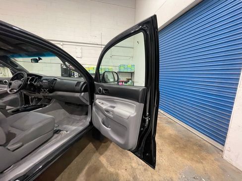 Used 2010 Toyota Tacoma 4x4 Access Cab V6 image 14