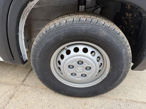 Used 2024 RAM ProMaster 1500 w/ Convenience Group image 12