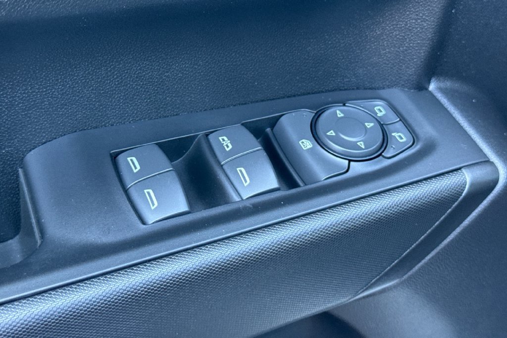 Used 2025 Chevrolet Silverado 1500 Custom RWD image 12